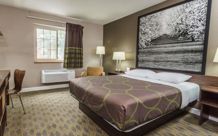 Super 8 By Wyndham Willows