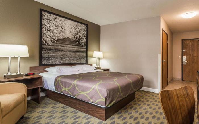 Super 8 By Wyndham Willows