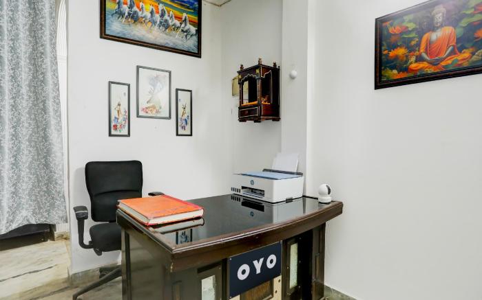 Hotel O Aura Stay