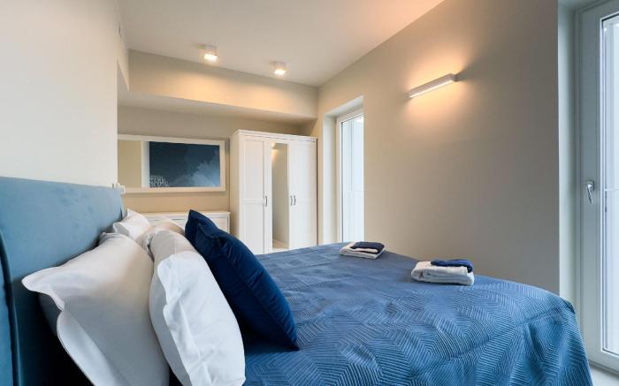 Fairmont Seafront Acquamarine Suite by Ca-Sa Check