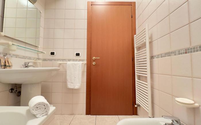 Le Due Farfalle by Ca-Sa Check