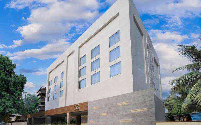 Jade Suites - Luxury Boutique Hotel