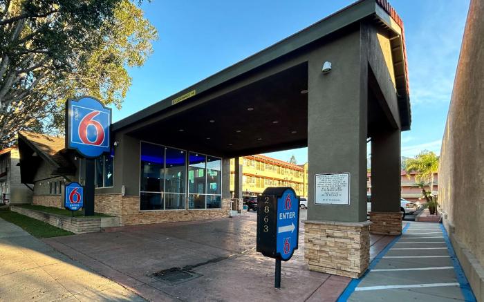 Motel 6 Pasadena, CA – Old Town Pasadena Area