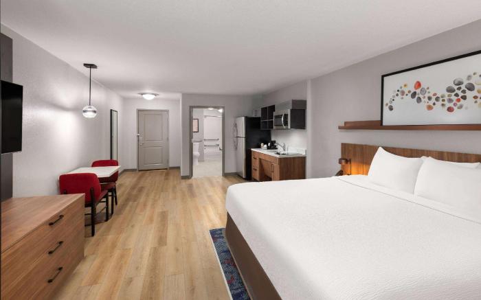 Hawthorn Extended Stay by Wyndham Knoxville