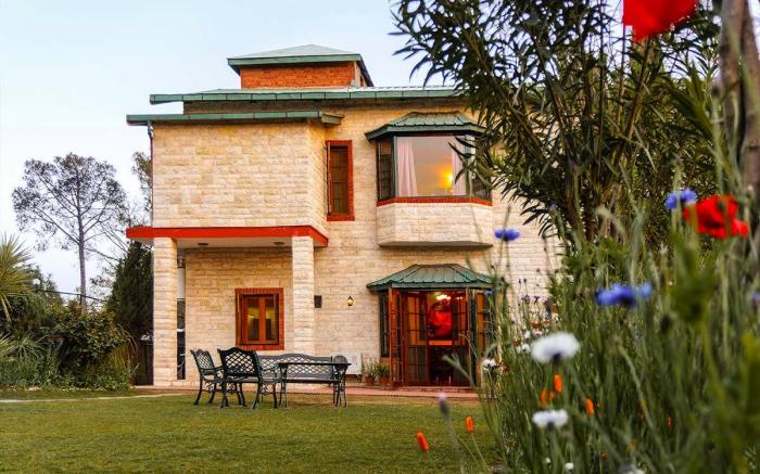 Mistair,Garden Luxurious Villa, Kasauli, Cook+BBQ