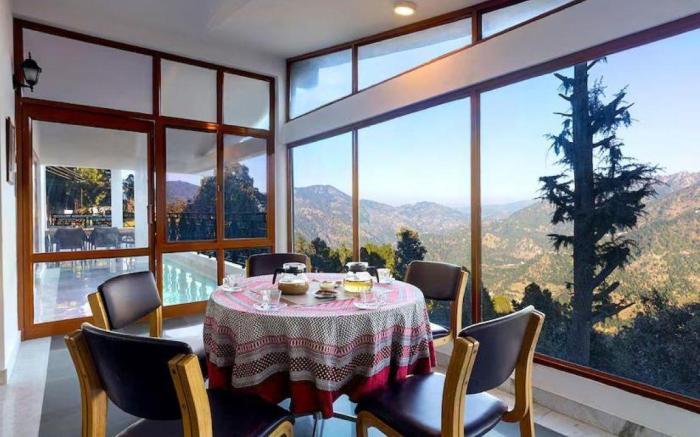Lion's Den Estate 7 BD Ramgarh serviced Villa, BBQ