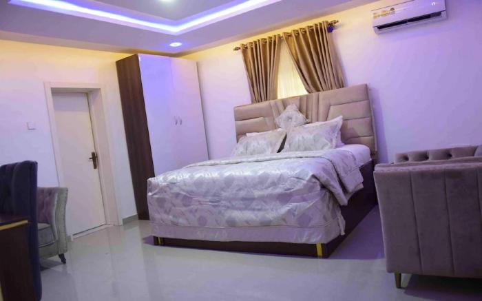 White Chase Hotel and Suites