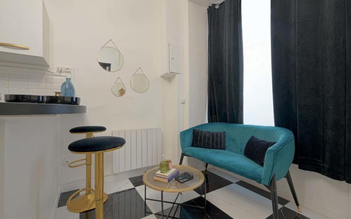Fabulous two floor apartment in 9th