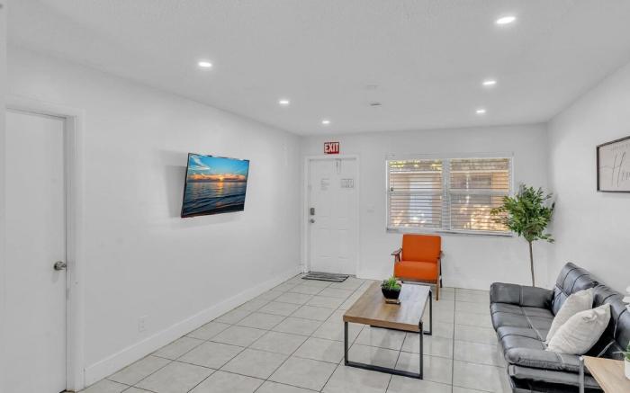 Hollywood Vacation in Perfect Beach Location HA01