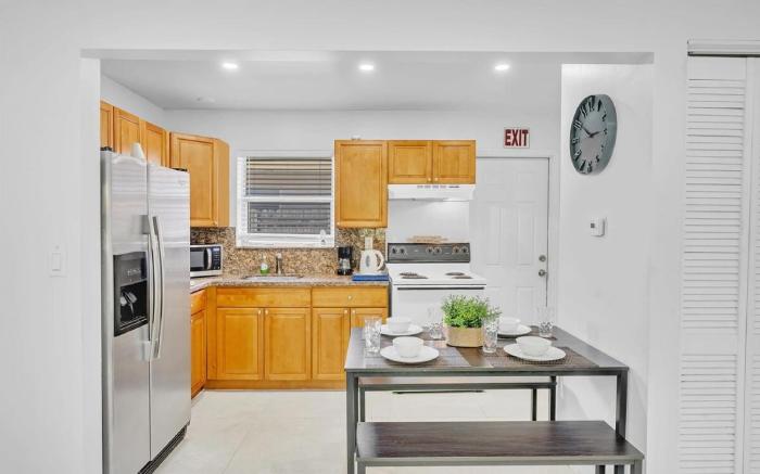 NEW 2 Bedroom @ Hollywood Beach and Hard Rock LB1