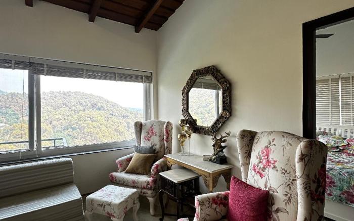 Luxsugero Penthouse Kainchi Dham - Nainital