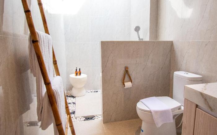 Kubung 1- Canggu + Brand NEW Villa+HUGE Pool + PS5