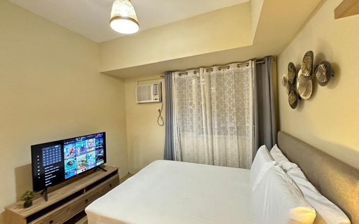 Heart of CDO Cozy Condo Wi-fi Netflix