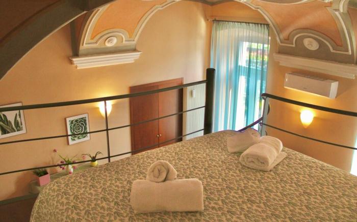 The Painter’s Nest + Lake Garden