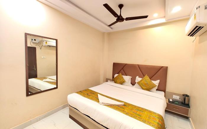 Goroomgo BNK Grand Varanasi Indian Only - Lift and Wifi Facility