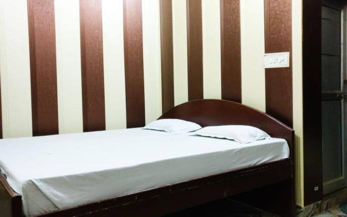 Goroomgo Sangam Palace Guest House Mathura
