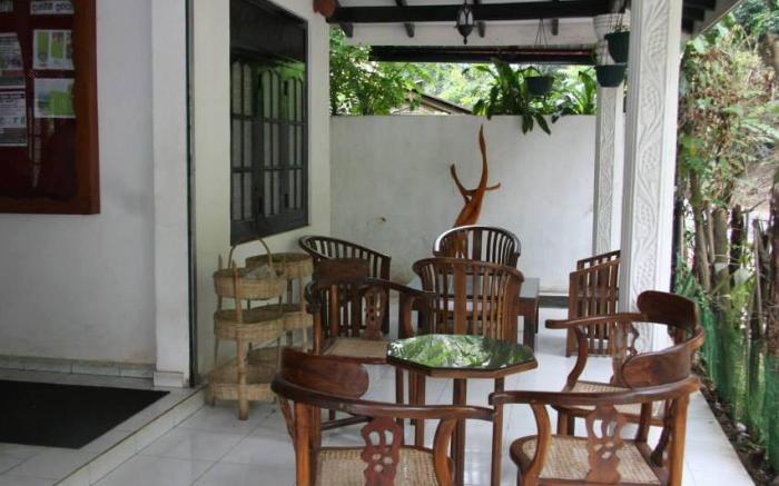 Deniyaya National Motel