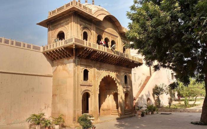 Raja Nahar Singh Palace
