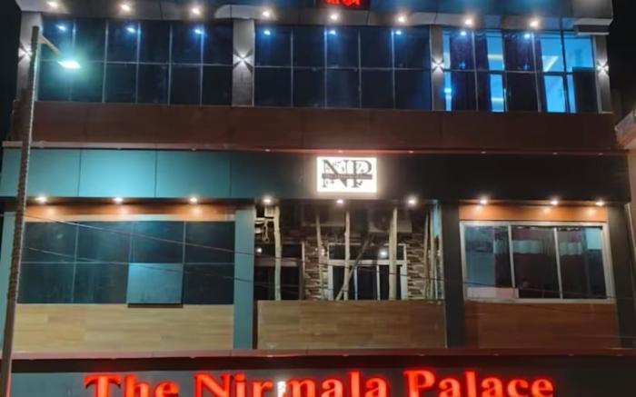 Goroomgo Nirmala Palace Near Ram Mandir Ayodhya