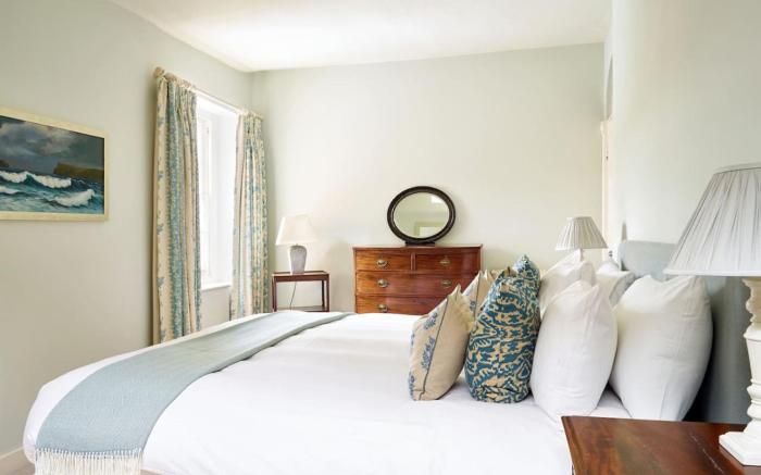 Northfield End Cottage - From £250 Per Night