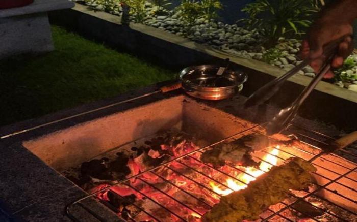 ECR Beach Villa- R&B