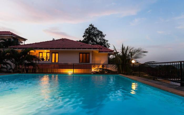 Five Tropical Woods  4 BR Villa/Goa Pool Cook