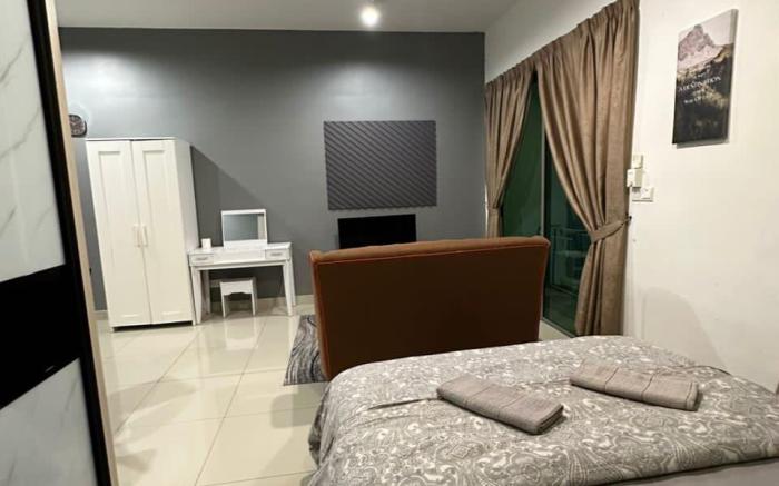 cozy cybersqaure with wifi 109