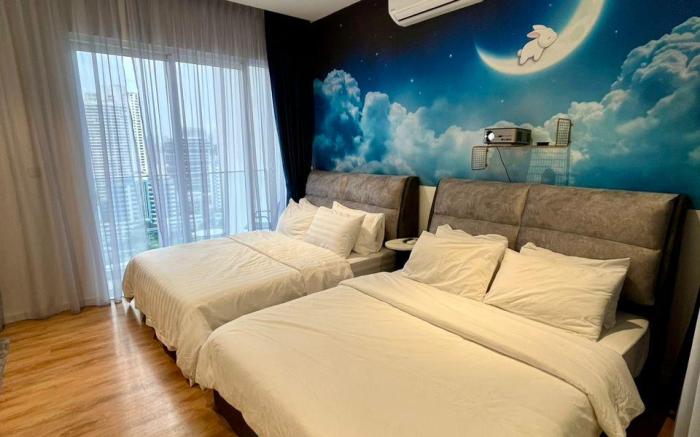 6 bed with Private Cinema @ Quill City KL