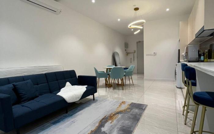 6 bed with Private Cinema @ Quill City KL