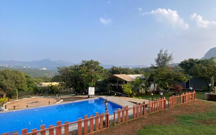 canvas resort container