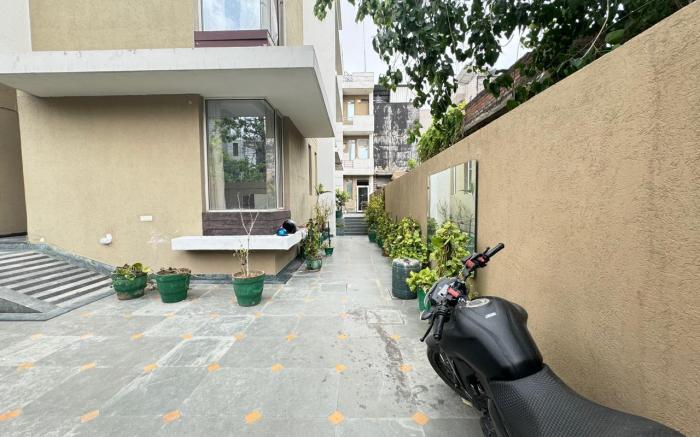 Hotel Admire Inn Noida Sector 50