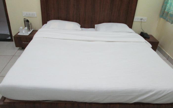 HOTEL ROYAL INN