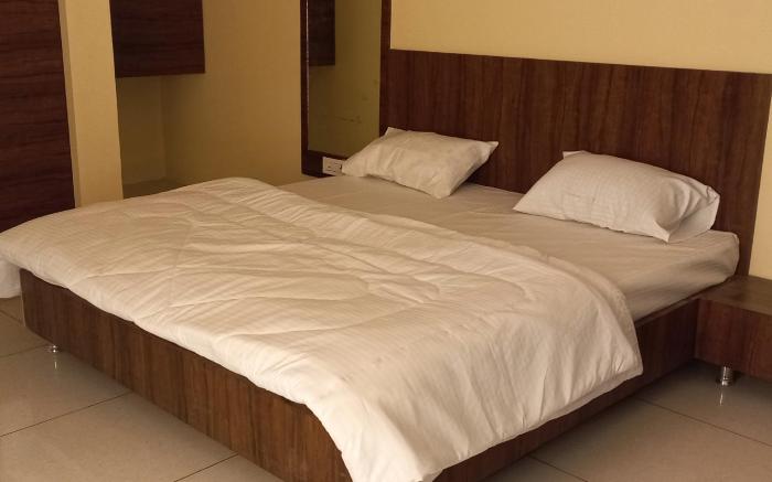HOTEL ROYAL INN