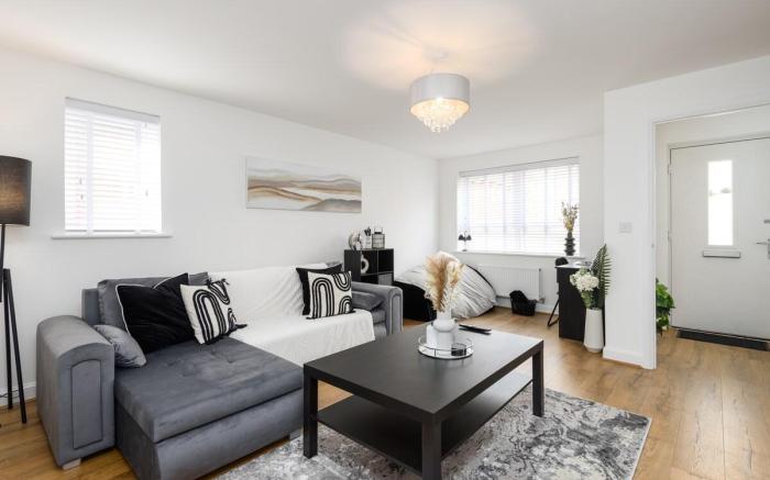 Spacious Luxury House In Canterbury - Free Parking