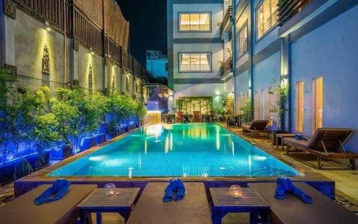 Nico's Hotel 2