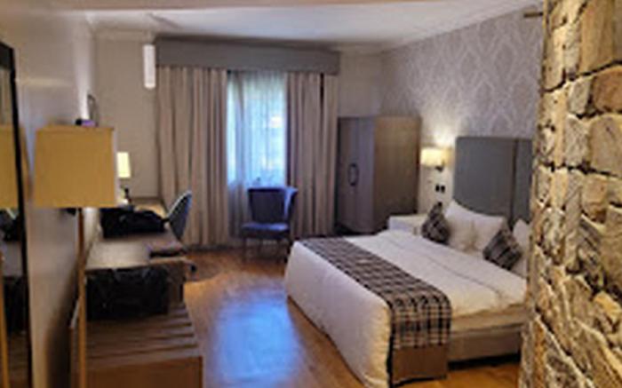 L'eola Hotel, Lagos