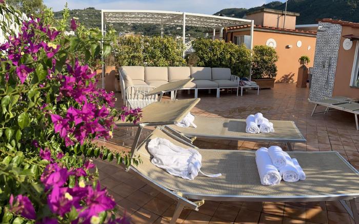 The Rooftop Terrace b&b Double Rooms and Bathrooms