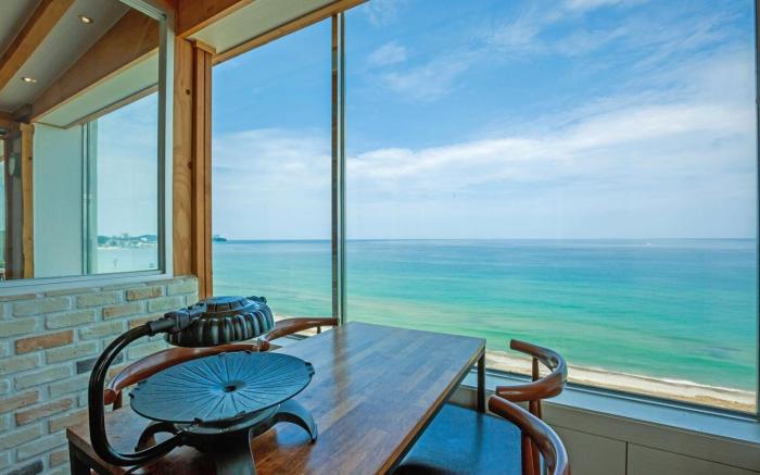 Yang Yang Eight Hotel & Pension