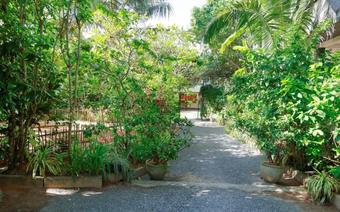 South Point Surf House - 5 Bedroom (Sleeps 14)