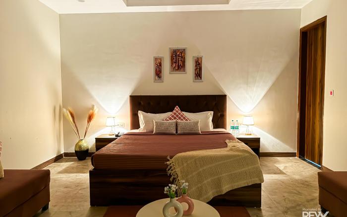 Guru Sadan, A Luxe Stay