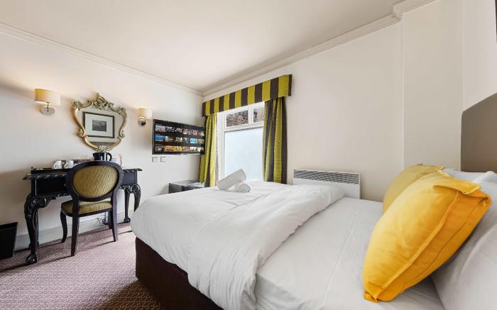 Harte And Garter Hotel