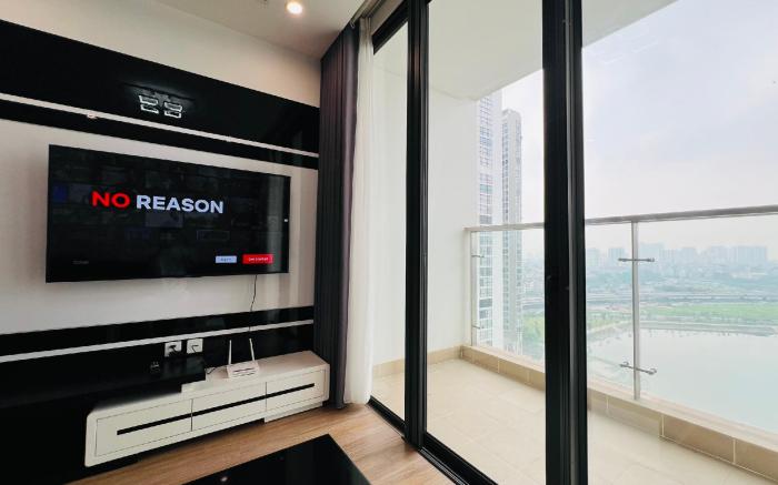 Vinhomes Skylake/ 2BR- LAKE VIEW