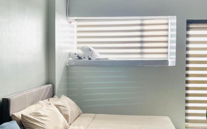 * * WV 1 Minimalist Studio