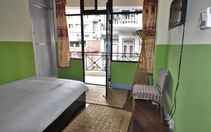 Metro Eco Hotel