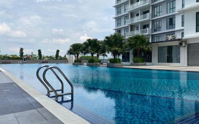 Platino by Portofino Luxury Home