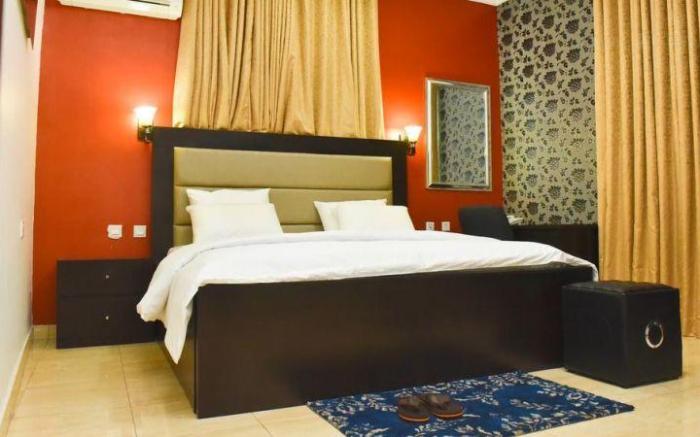 Somerset Suites