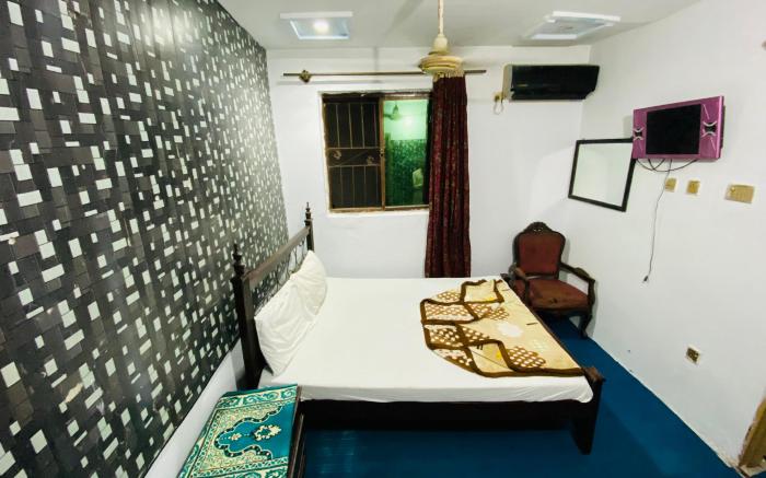 Royal Lodge Guesthouse 