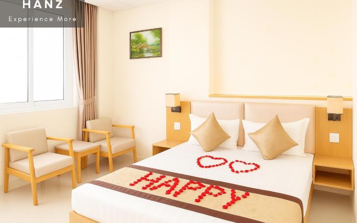 S79 Happy Hotel 2