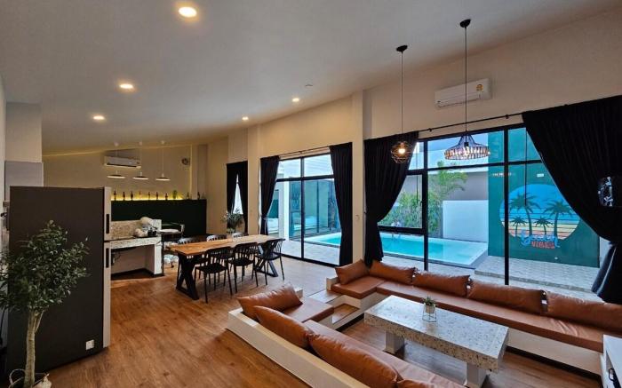 MG1-Madaguscar Private Pool Villa-Pattaya