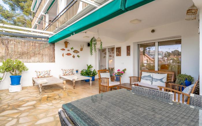 Luxury Designer Beach Front Flat in Salou